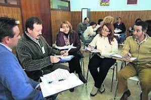 Una de las charlas de la Escuela de Padre. ::                             C.P.