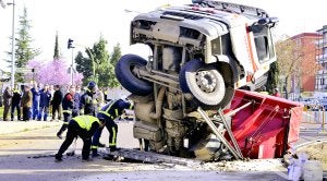 El Consistorio indemnizará con 80.500 euros a Transnivel por el socavón del Paseo Fluvial