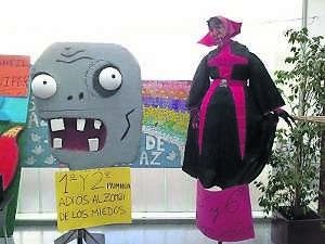 Pantarujas hechas por alumnos del colegio Ruta de la Plata. ::                             G. C.