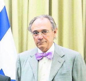 El doctor Salvador Pascual, en una imagen cedida por el Centro de Cirugía ::                             HOY