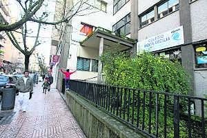 Colegio de las Carmelitas, cuyo espacio debería ocupar El Corte Inglés si sale adelante el proyecto. ::                             HOY