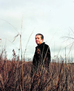 Federico Mayor Zaragoza, fotografiado en el campus de la Universidad Autónoma de Madrid.  ::
JOSÉ LUIS NOCITO