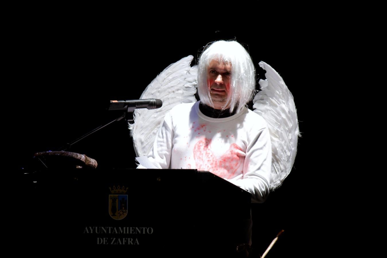 Algunas de las actividades del Carnaval en imágenes: pregón, Carnalcomedia, entierros de la Bellota y sardina, pasacalles...