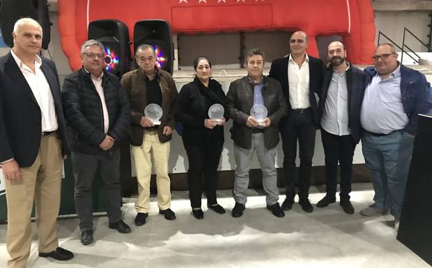 Organización y premiados tras la presentación 