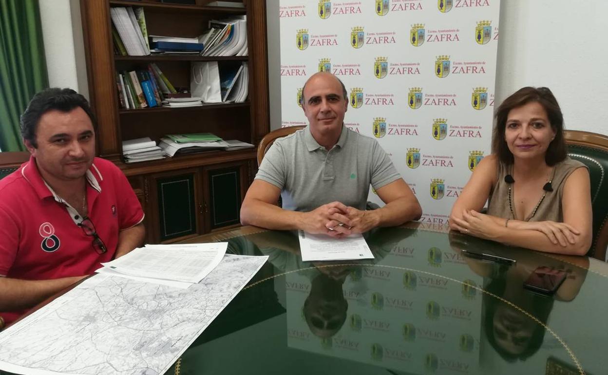 José Carlos contreras junto a Nieves Peña y josé Mangas 