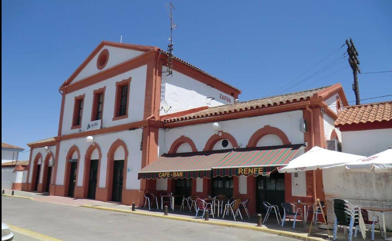 El Grupo Popular considera «un atropello y otro obstáculo» la medida de Renfe de no expedir billetes en la taquilla de la estación de tren