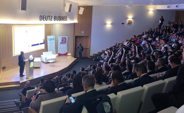 E lauditorio se llenó de público 