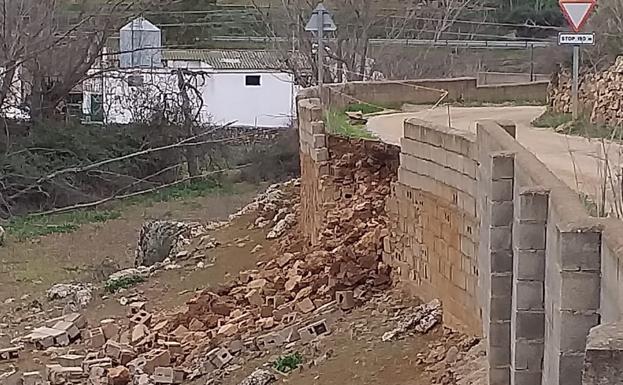 Hundimiento del tramo del camino 