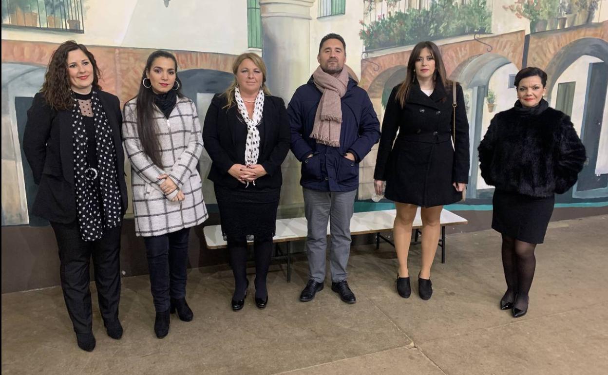 Miriam Cantero, segunda por la izquierda, con el resto de participantes 