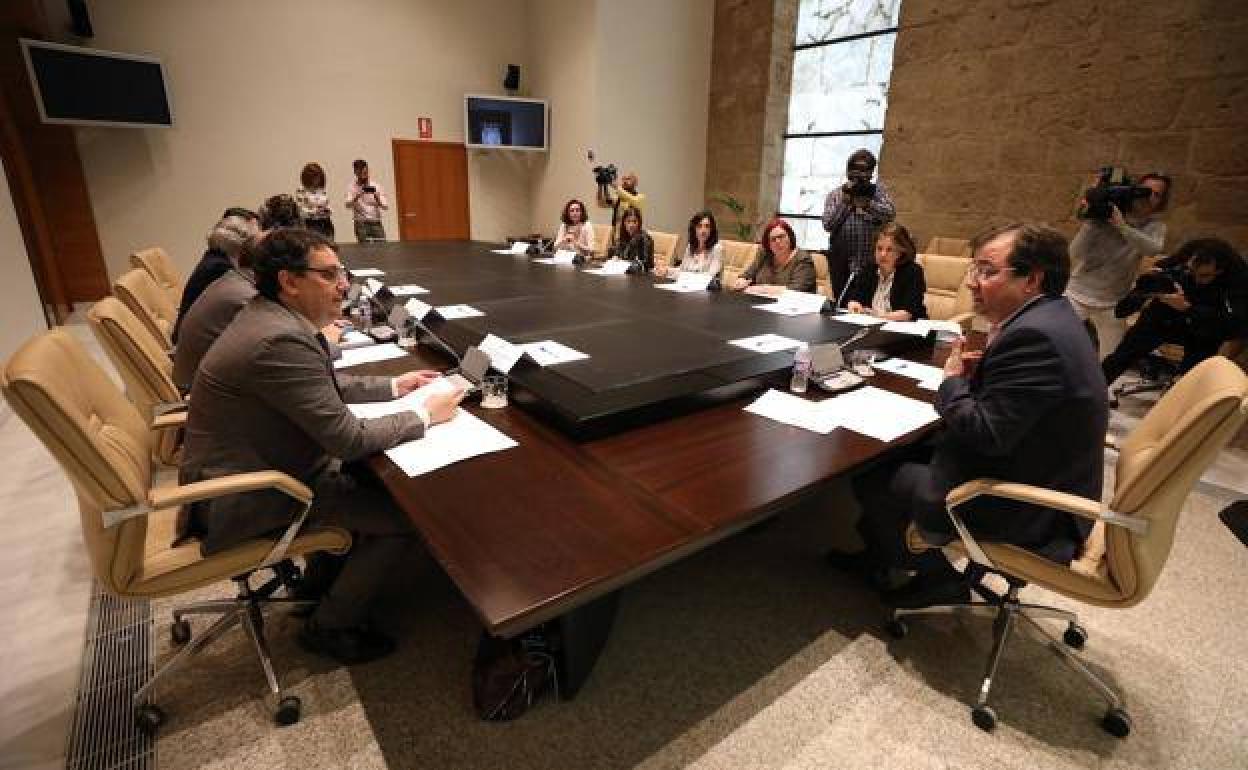 Consejo de Gobierno reunido en la tarde de este jueves de forma extraordinaria