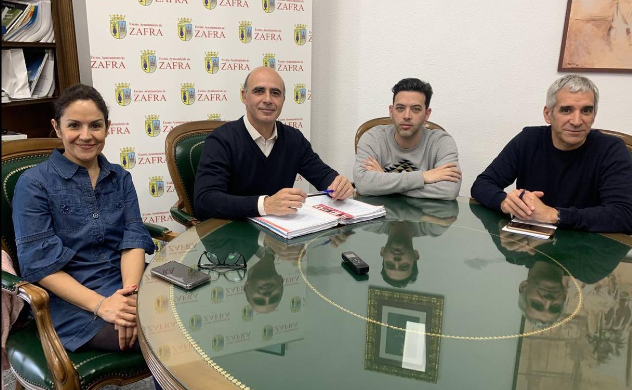 Rueda de prensa del alcalde junto a algunos de sus concejales 