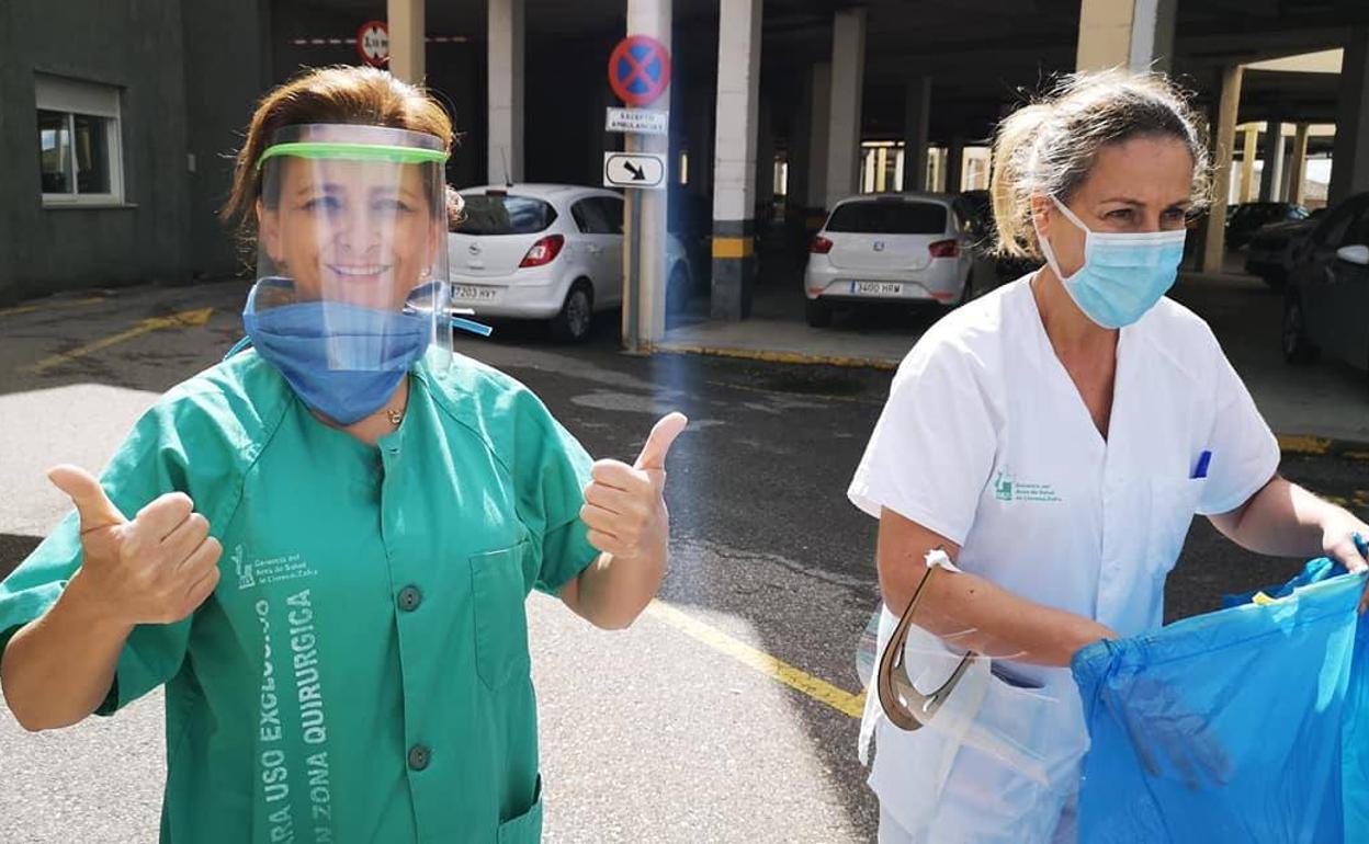Personal del hospital con las máscaras 