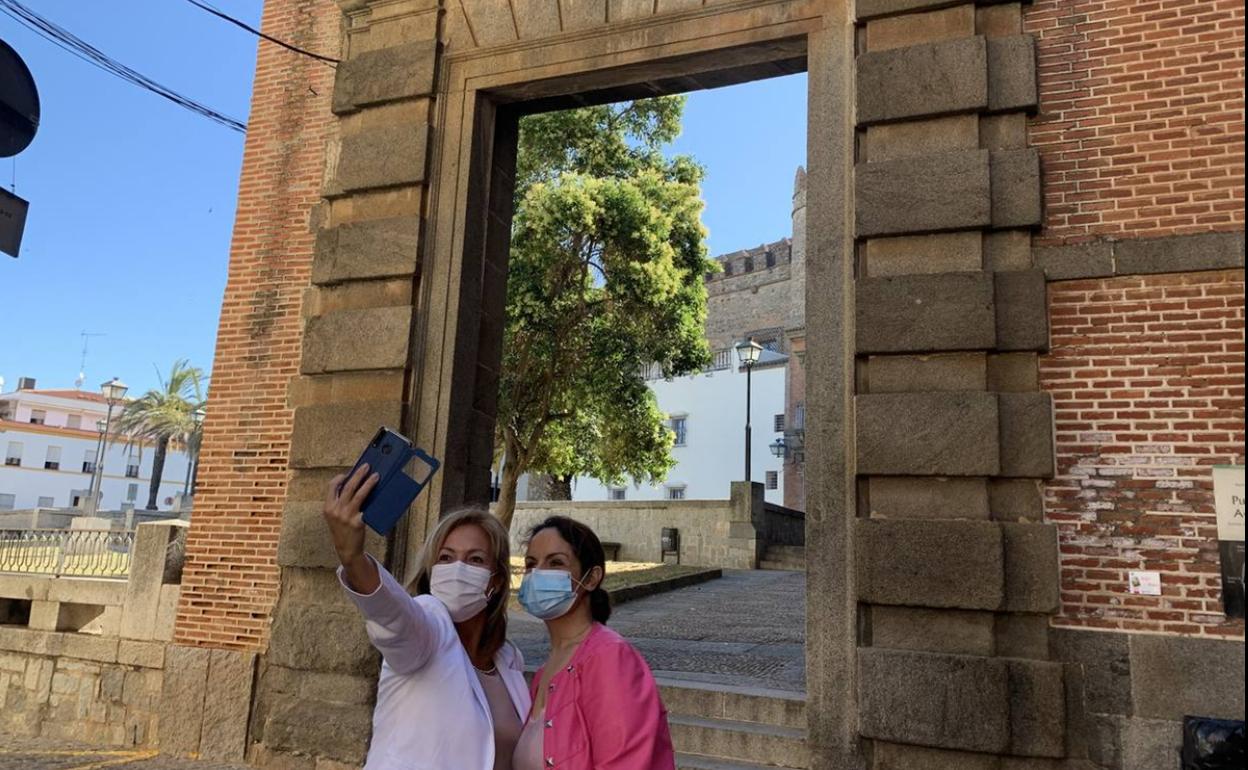 El ayuntamiento instala 'puntos selfies' en lugares emblemáticos para orientar al visitante y promocionar la ciudad