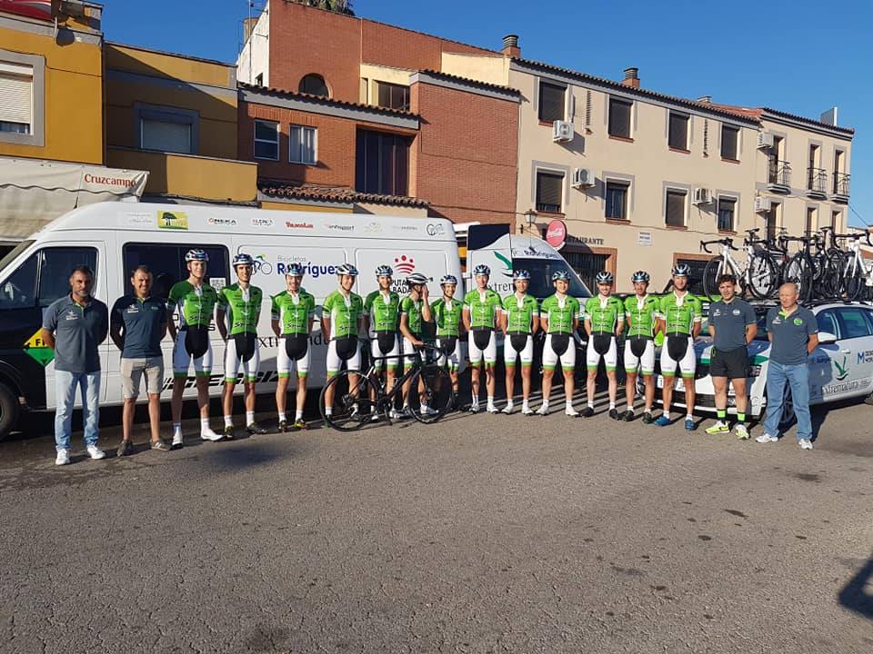 Los corredores antes de comenzar el primer entrenamiento 