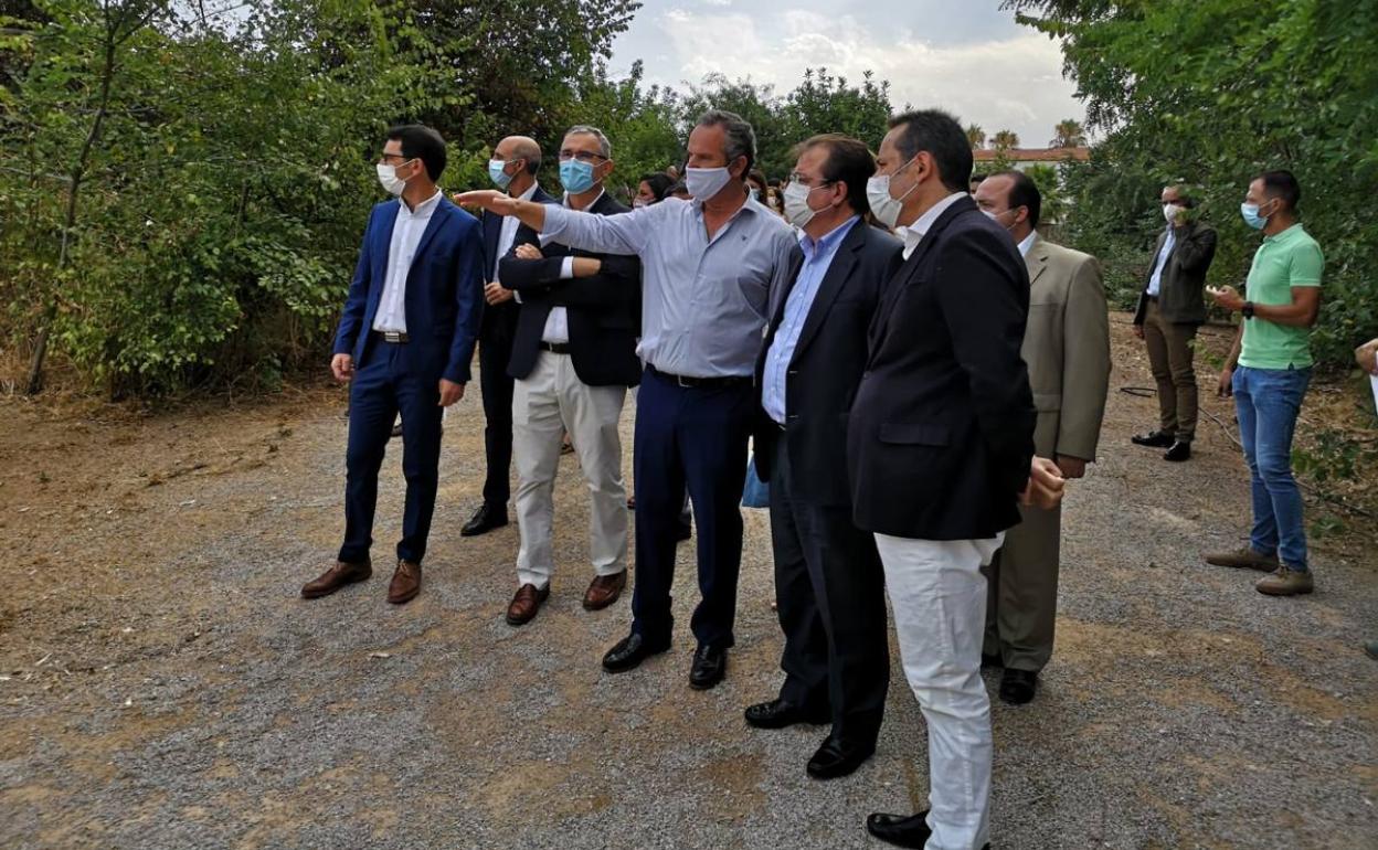 El Balneario El Raposo recibe la visita del presidente de la Junta tras su reapertura y pide la puesta en marcha del Termalismo Social del IMSERSO