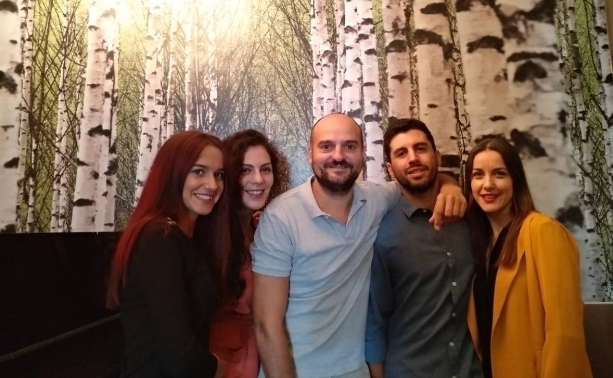 Juan Carlos Fernández con su equipo de Muscaria 