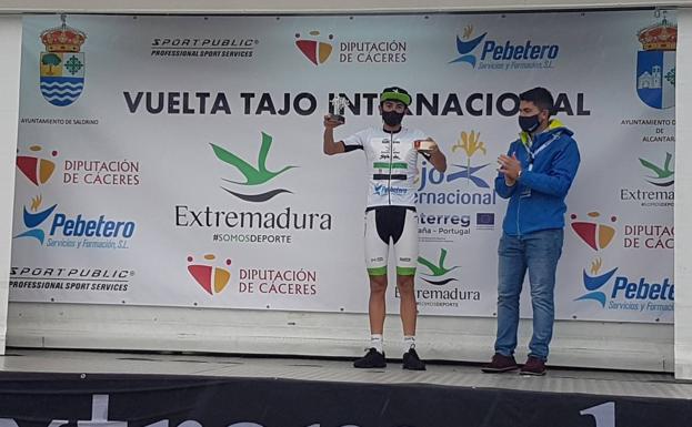 Alberto álvarez en el pódium 