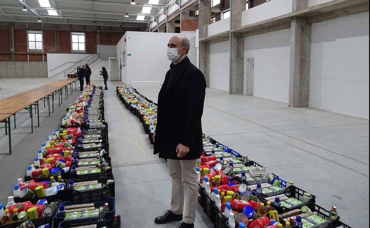Las cestas con los alimentos que fueron repartidos el pasado 23 de diciembre 