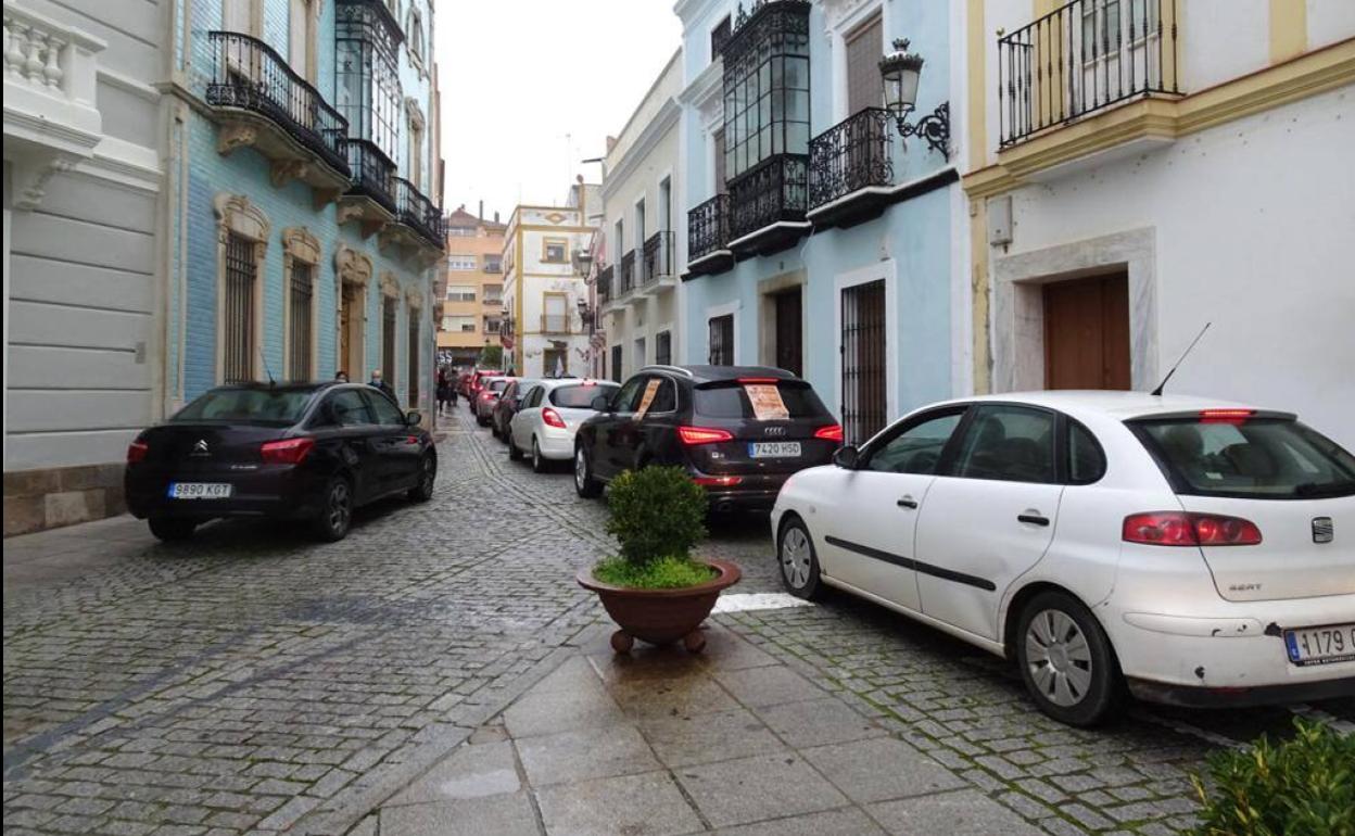 La caravana a su paso por la plaza del Pilar Redondo 