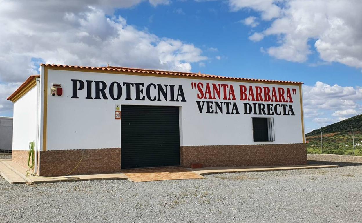 La tienda de pirotecnia de Zafra está cerrada al público 