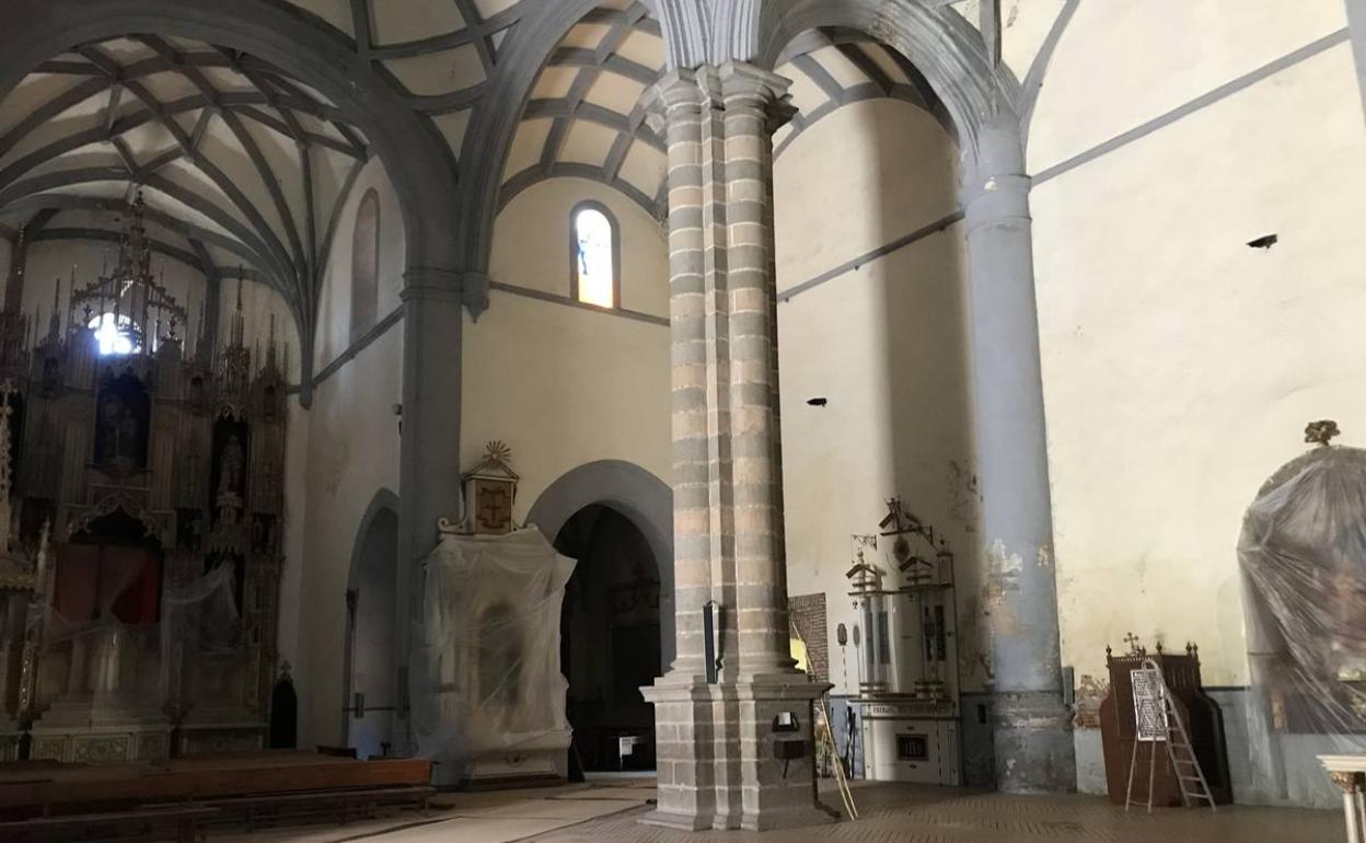 Interior de la iglesia durante la obras 