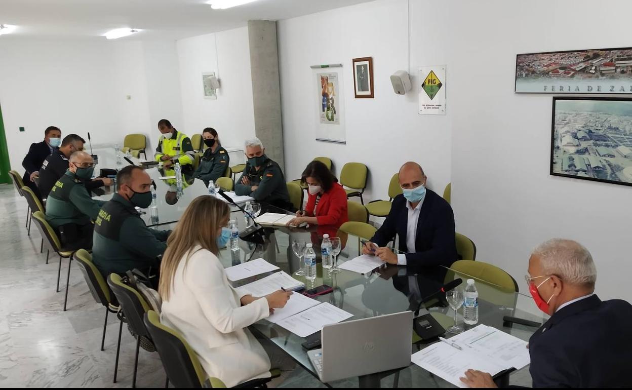 LA Junta de Seguridad reunida en el Pabellón Central 
