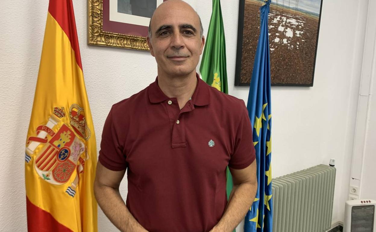 José Carlos Contreras en su despacho 