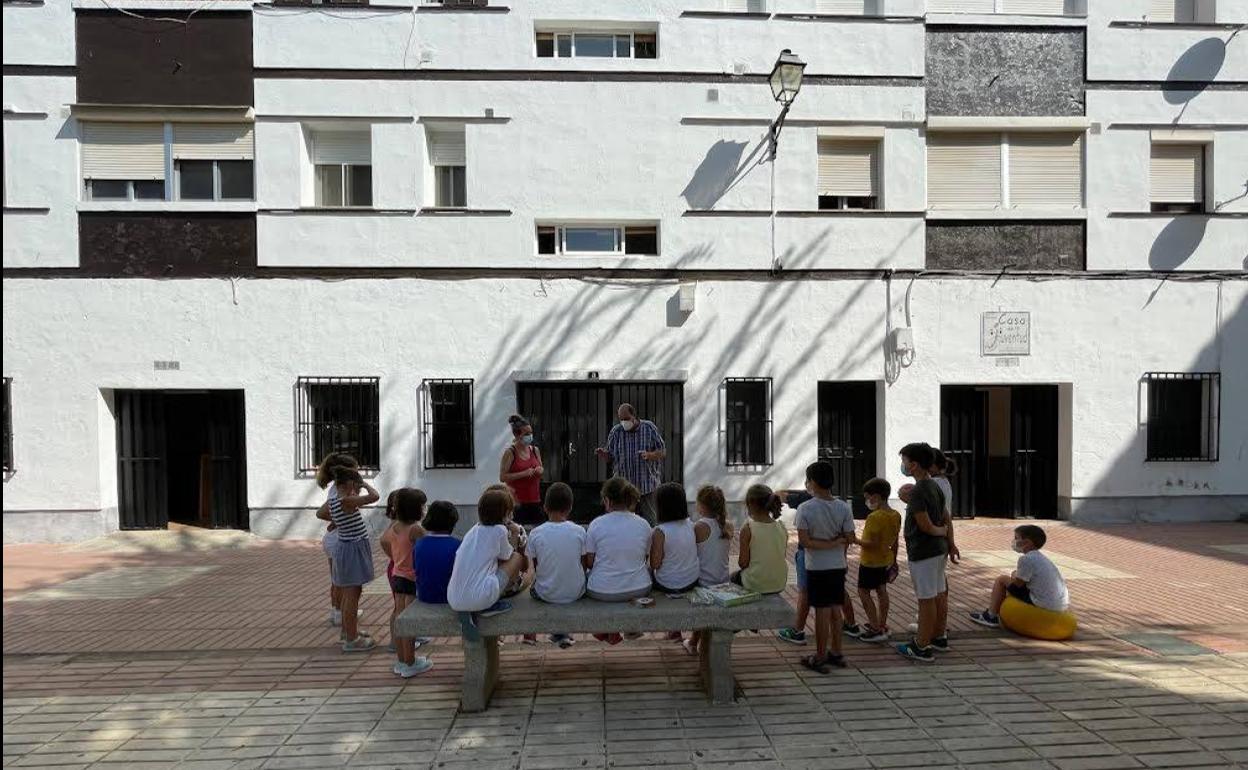 Unos 60 niños de entre 6 y 12 años han participado ya en el programa Diviértete