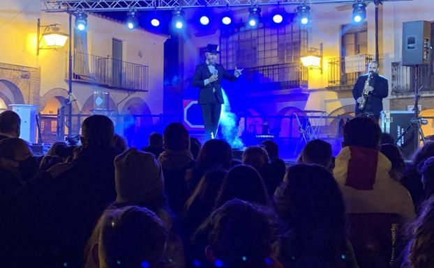 Actuación de Emilio el Mago y Pepe Burgos 'Live Sax' 