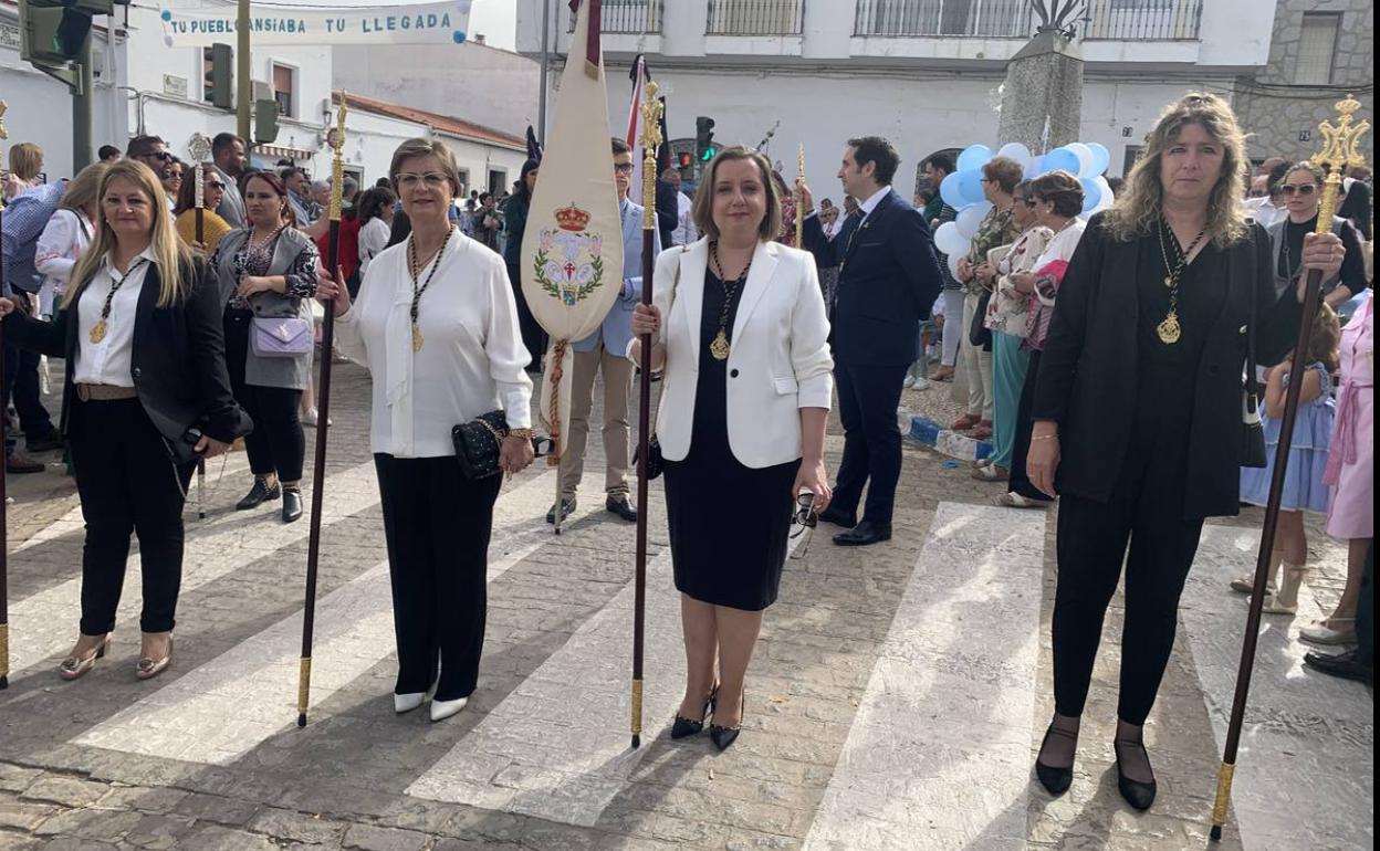 La Banda de Música y seis cofradías de Zafra acompañaron a los santeños en el regreso de la Virgen de la Estrella a su ermita