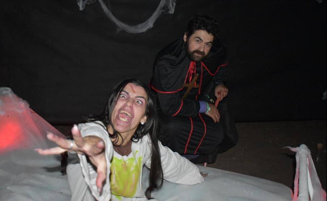 Colaboraderes de esta actividad en una de las escenas 