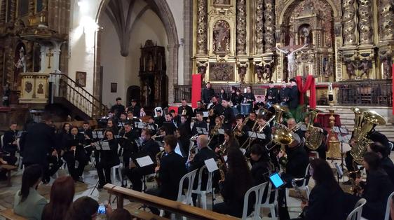 La Banda de Música y la Coral Santa Cecilia ofrecieron un concierto sacro