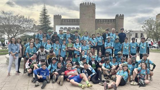 Unos 70 ciclistas han realizado la XIV Ruta en Bicicleta 'La Escuela Trashumante'