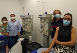 Lola Picón, responsable Hermandad Donantes de Sangre de Zafra, Julia Díaz, representante del Banco Sangre Extremadura y enfermera y las donantes María Mercedes Molina y Nuria García