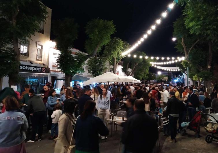 Los Amigos de la Cruz de la Calle Ancha celebraron su tradicional velada