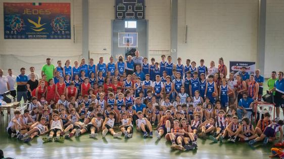 El club de Baloncesto Sajra despide la temporada con su tradicional fiesta de convivencia