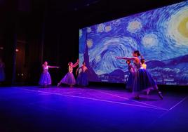 Algunas de las alumnas durante su representación