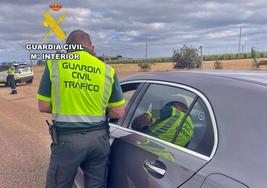 Una zafrense investigada por la Guardia Civil por superar casi cuatro veces la tasa de alcohol permitida al volante