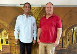 El concejal junto al coodinador de la Casa de la Juventud en la presentación