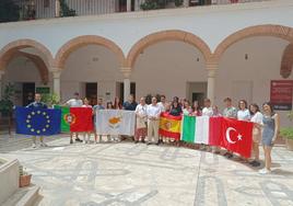 Participantes en el proyecto en la recepción del ayuntamiento