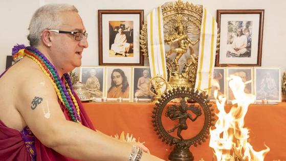 El sacerdote hindú Juan Carlos Ramchndani estará el sábado en Zafra para ofrecer 'Una tarde en la India Mística'