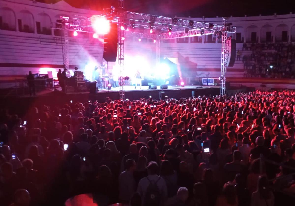 El Arrebato congregó a 4.000 personas en la plaza de toros