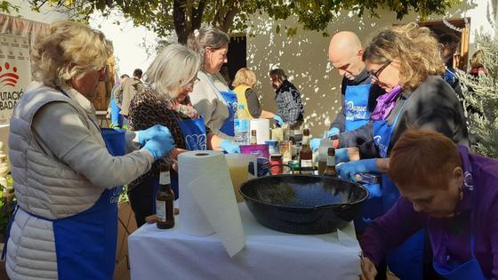 Unos 30 cocineros amateurs participaron en la segunda sesión del Zafra Crea