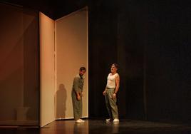 La compañía Escénico 700 Pesetas trae este jueves al Teatro de Zafra la obra 'Querido Darío'