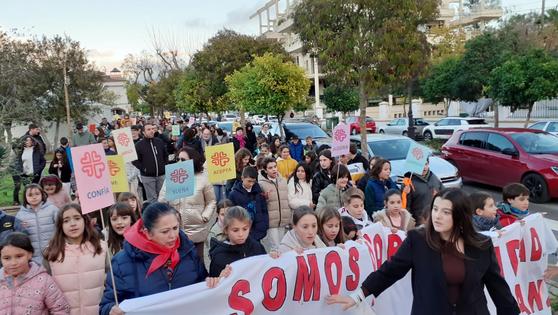 Catequistas y jóvenes de la Comunidad Parroquial marchan a favor de Cáritas