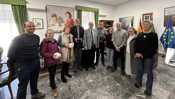 El ayuntamiento rinde homenaje a sus trabajadores jubilados