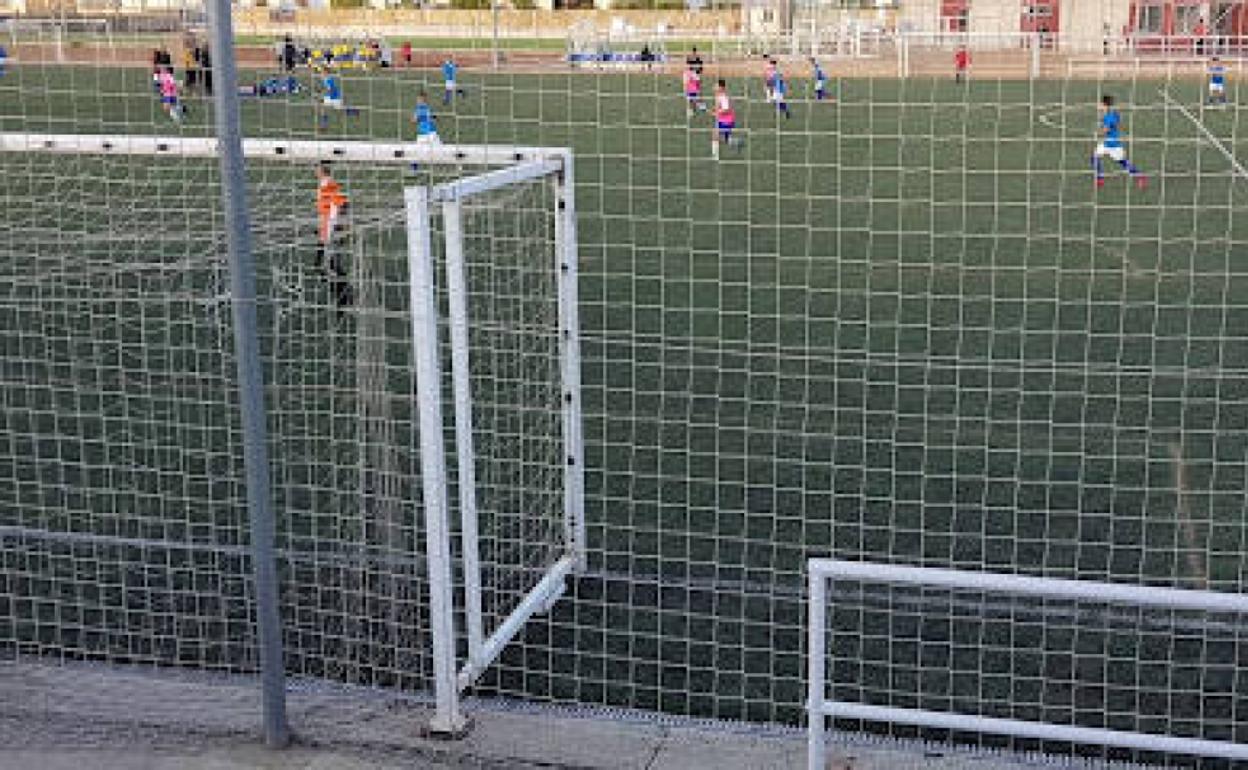Unos padres piden la libertad de su hijo para salir de la Escuela de Fútbol de Zafra