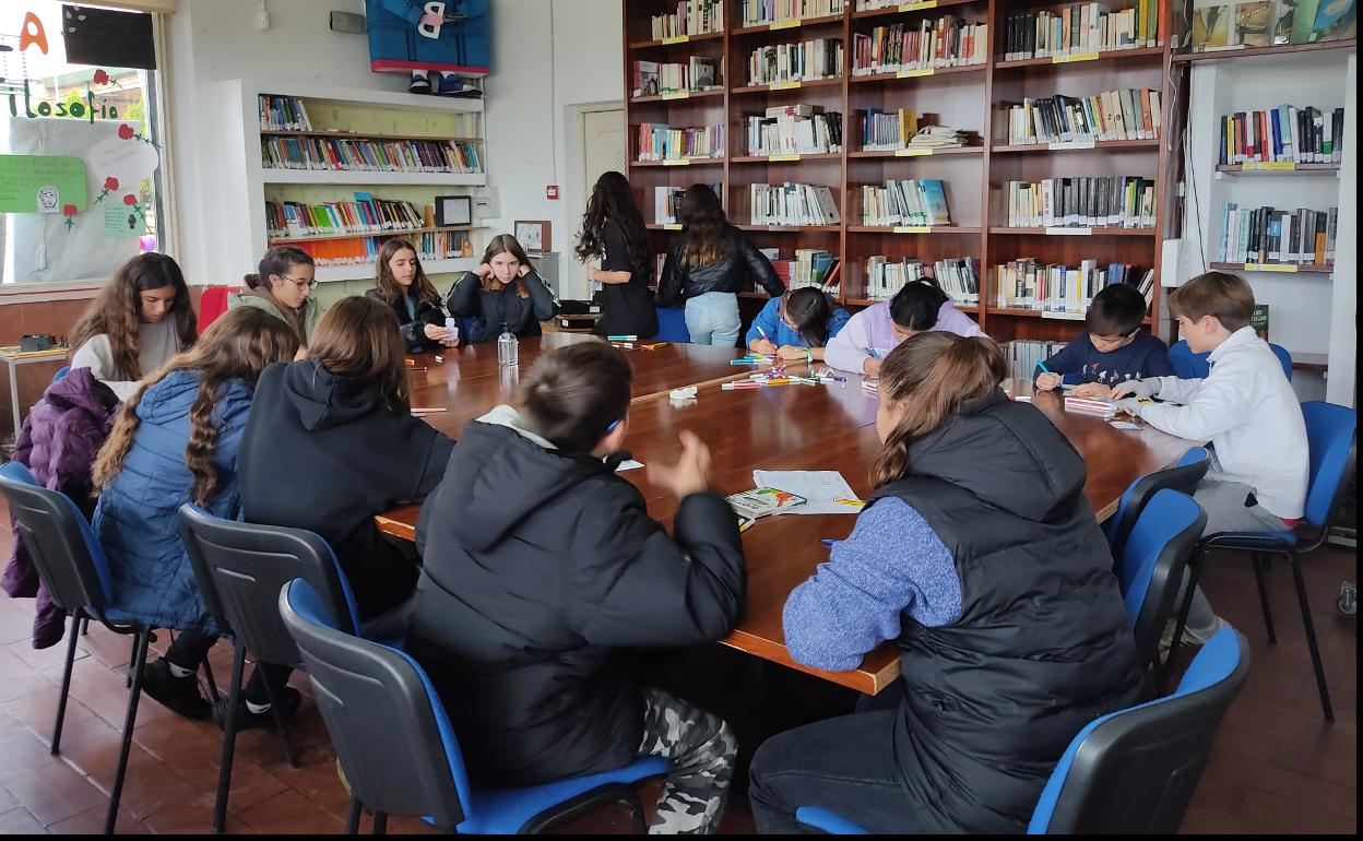 El concurso está organizado por la biblioteca del centro 