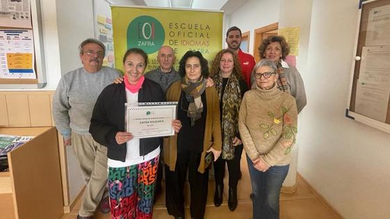 La Escuela Oficial de Idiomas dona a Zafra Solidaria 500 euros