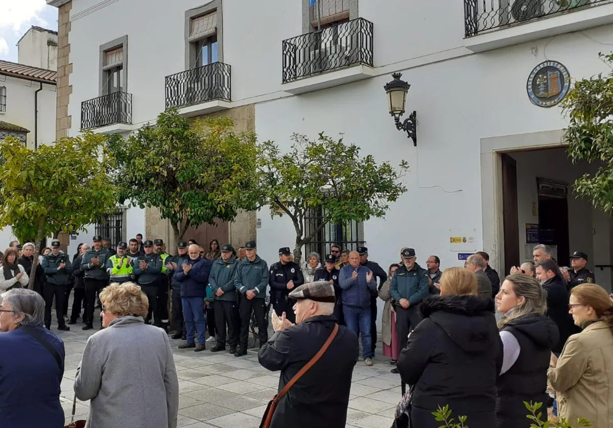Minuto de silencio por los dos guardias civiles fallecidos en Cádiz en acto de servicio contra el narcotráfico
